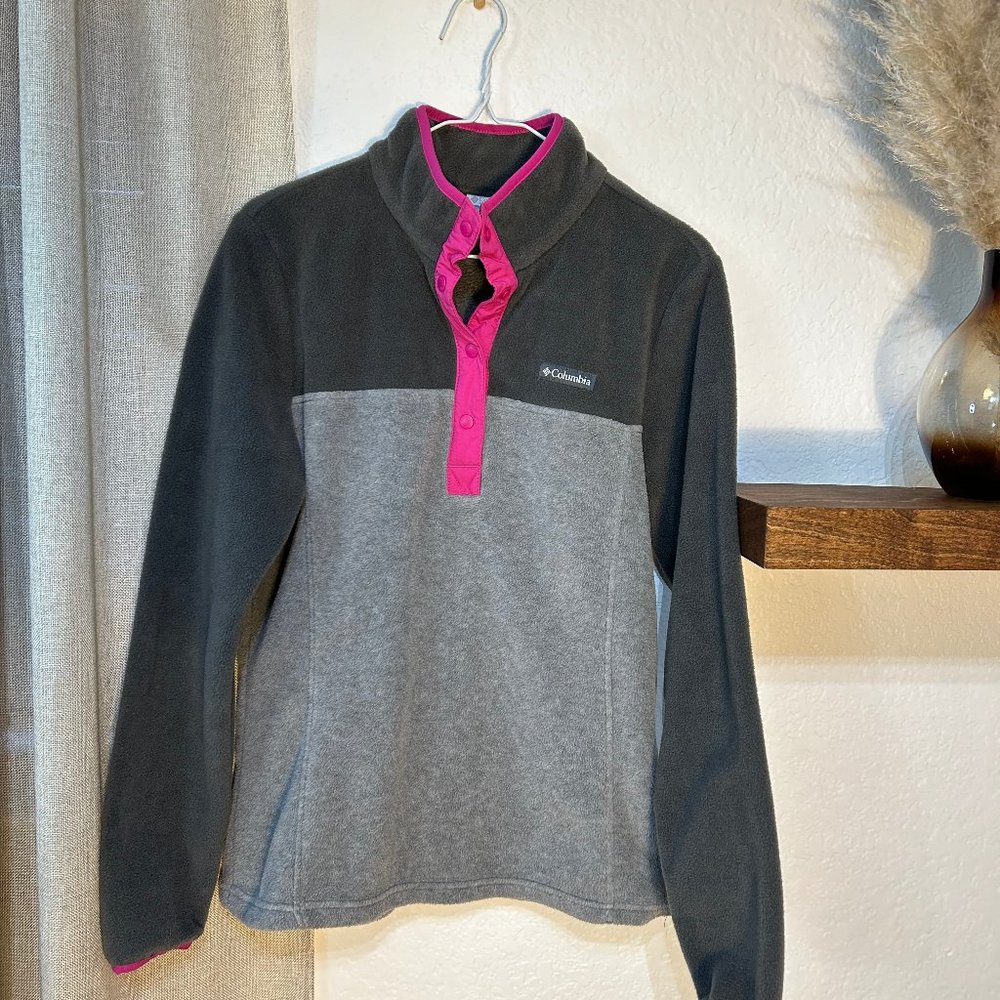 Columbia - Women's Half Snap Fleece Pullover in Grey with Pink Detail - Size M
